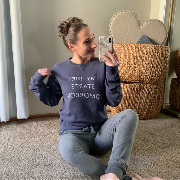 SOLD | vici • diet starts tomorrow graphic sweatshirt • small | - Picture 6 of 7